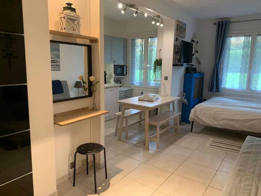 Studio Cosy Bord De Mer Et Centre Ville Pour 4Pers Deauville Exterior foto